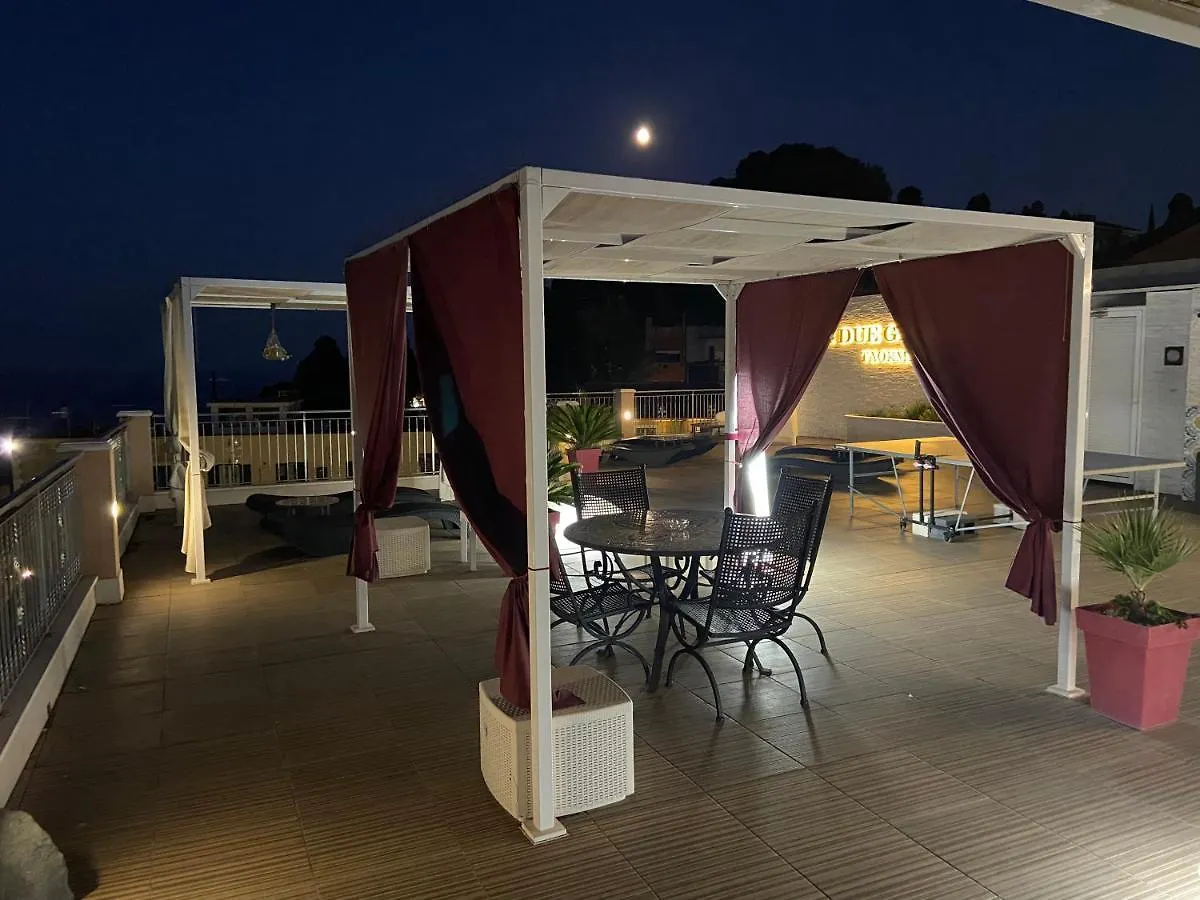 I Due Grifoni Apartments Таормина 0*,