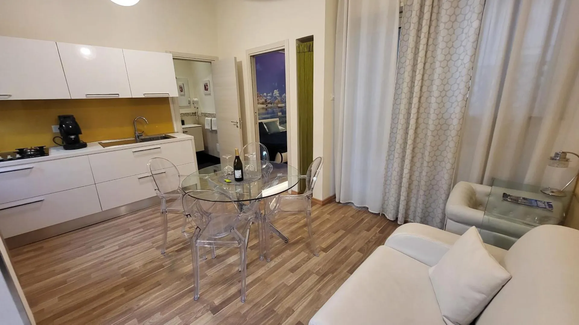 I Due Grifoni Apartments Таормина