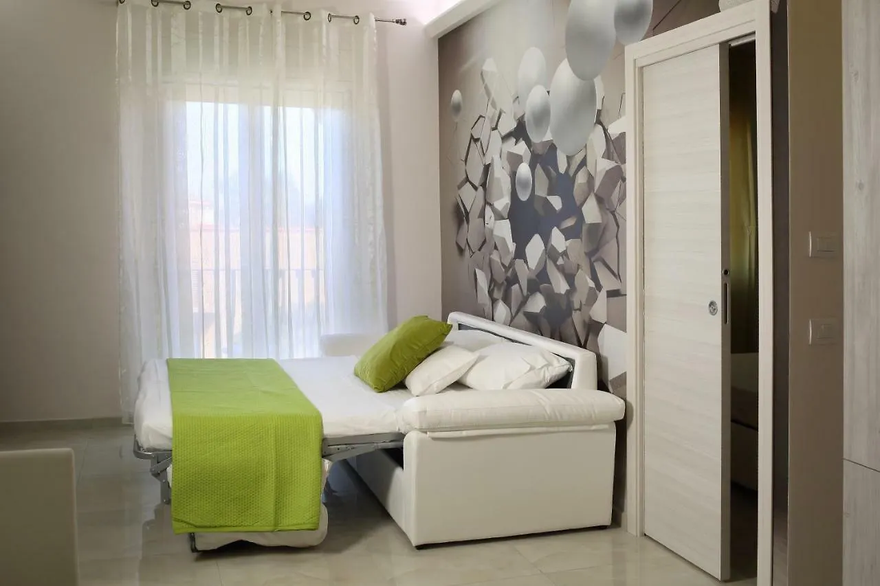 I Due Grifoni Apartments Таормина