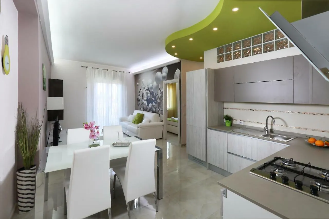 I Due Grifoni Apartments Таормина Италия