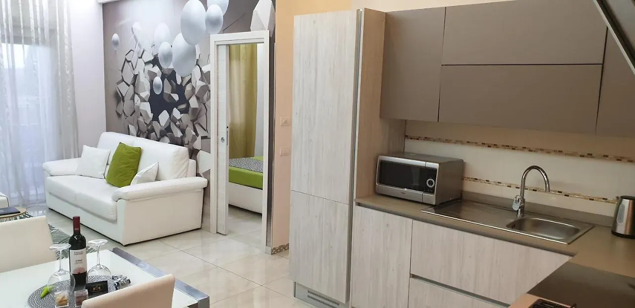I Due Grifoni Apartments Таормина
